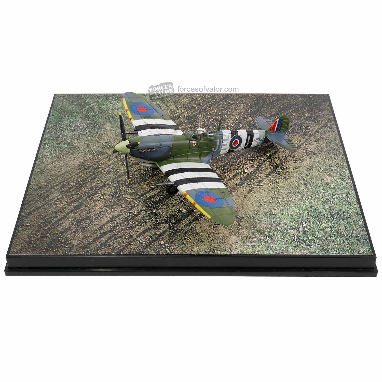 Supermarine Spitfire Mk.IX “MK392” RAF Normandy 1944 1:72 Scale Model