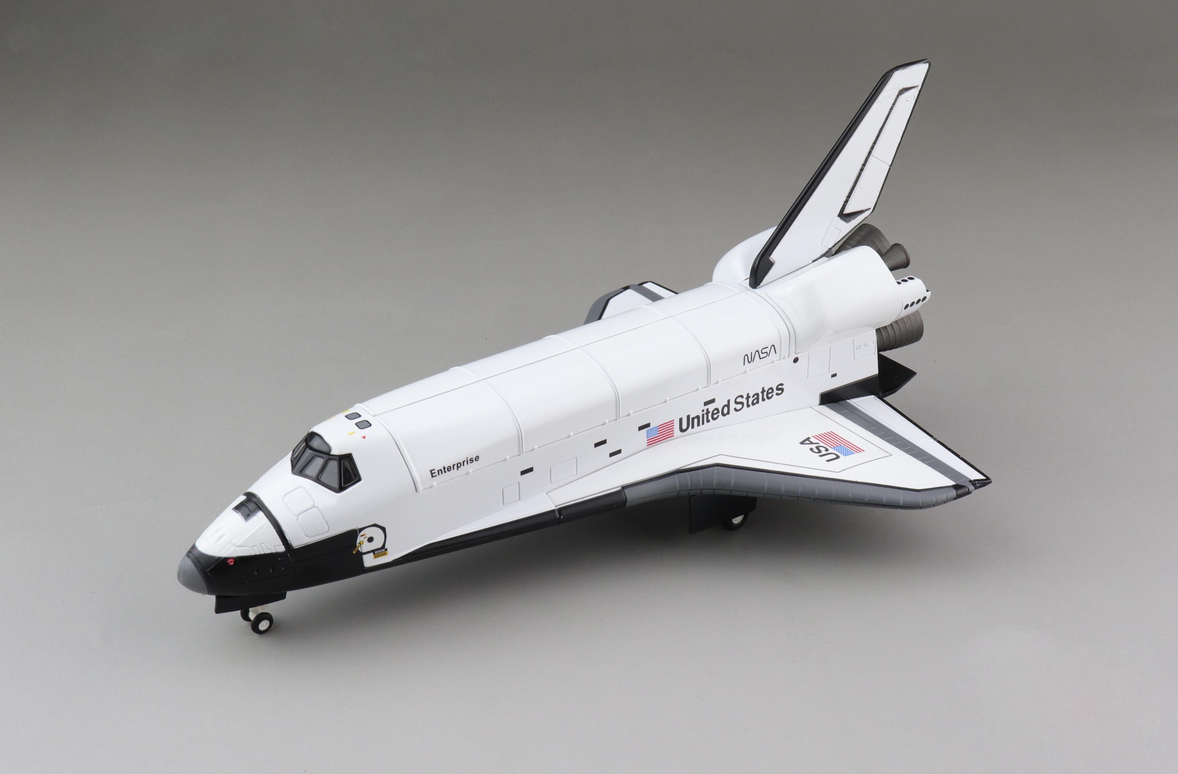 Hobby Master Space Shuttle Enterprise (Intrepid Museum NY) 1:200 scale diecast spacecraft model