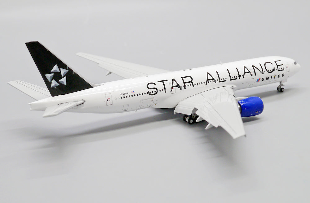 Boeing 777-200ER United Airlines “Star Alliance Livery” (N218UA) 1:400 Scale Diecast Model Right Rear View