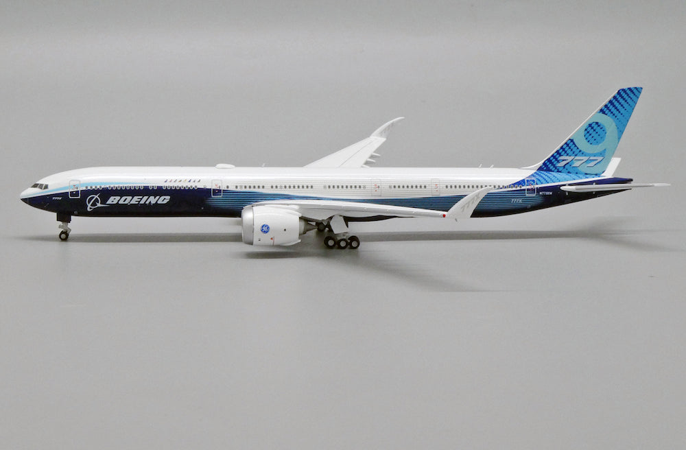Boeing 777-9X House Livery “Folded Wing Version” (N779XW) 1:400 Scale Model Left Side View
