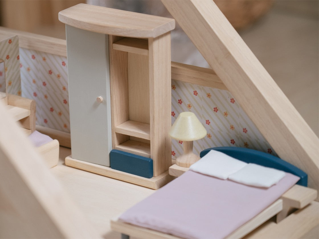 Bedroom Dollhouse Playset Close UP