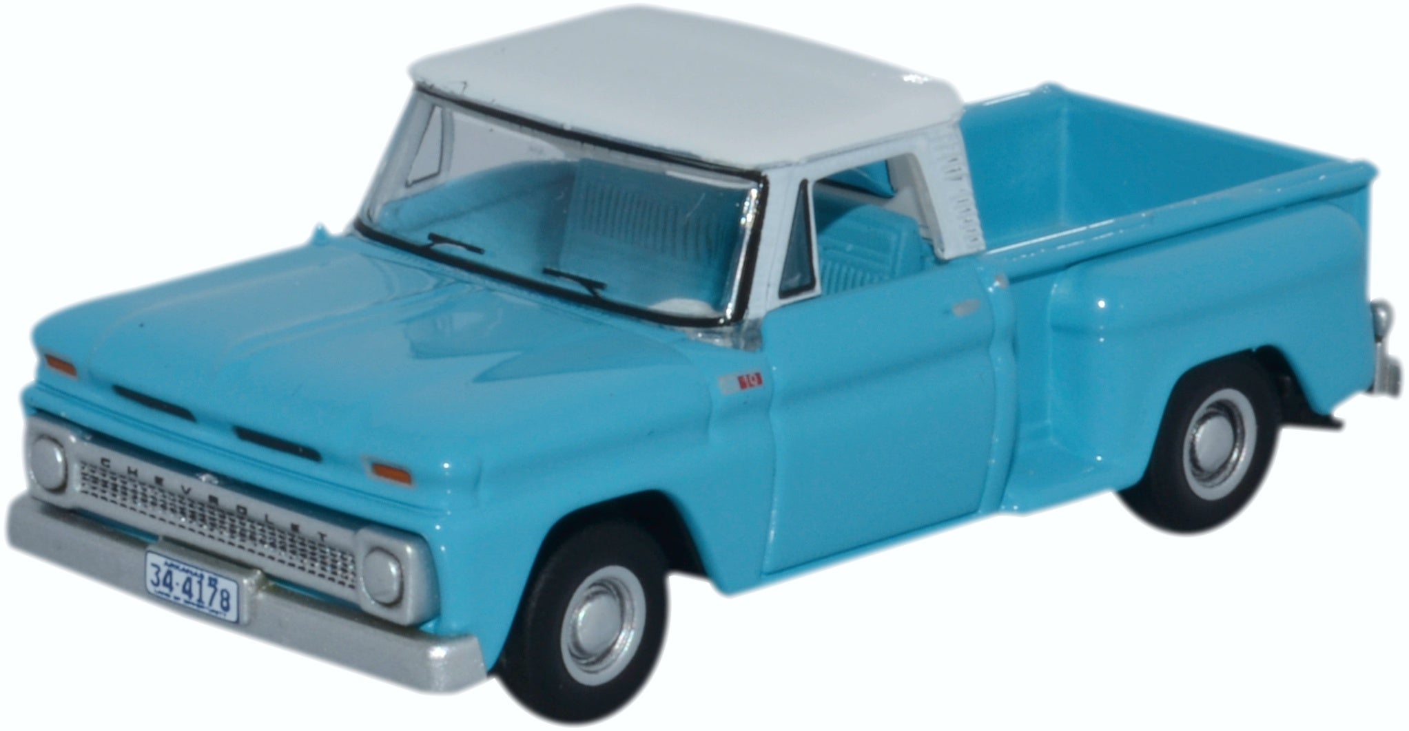 Chevrolet C10 Stepside Pickup 1965, Light Blue / White, 1:87 Scale Model By Oxford Diecast