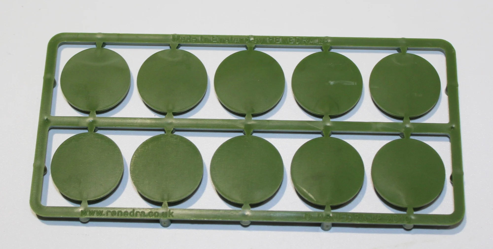 25 mm Round Plastic Bases (50) Individual Frame