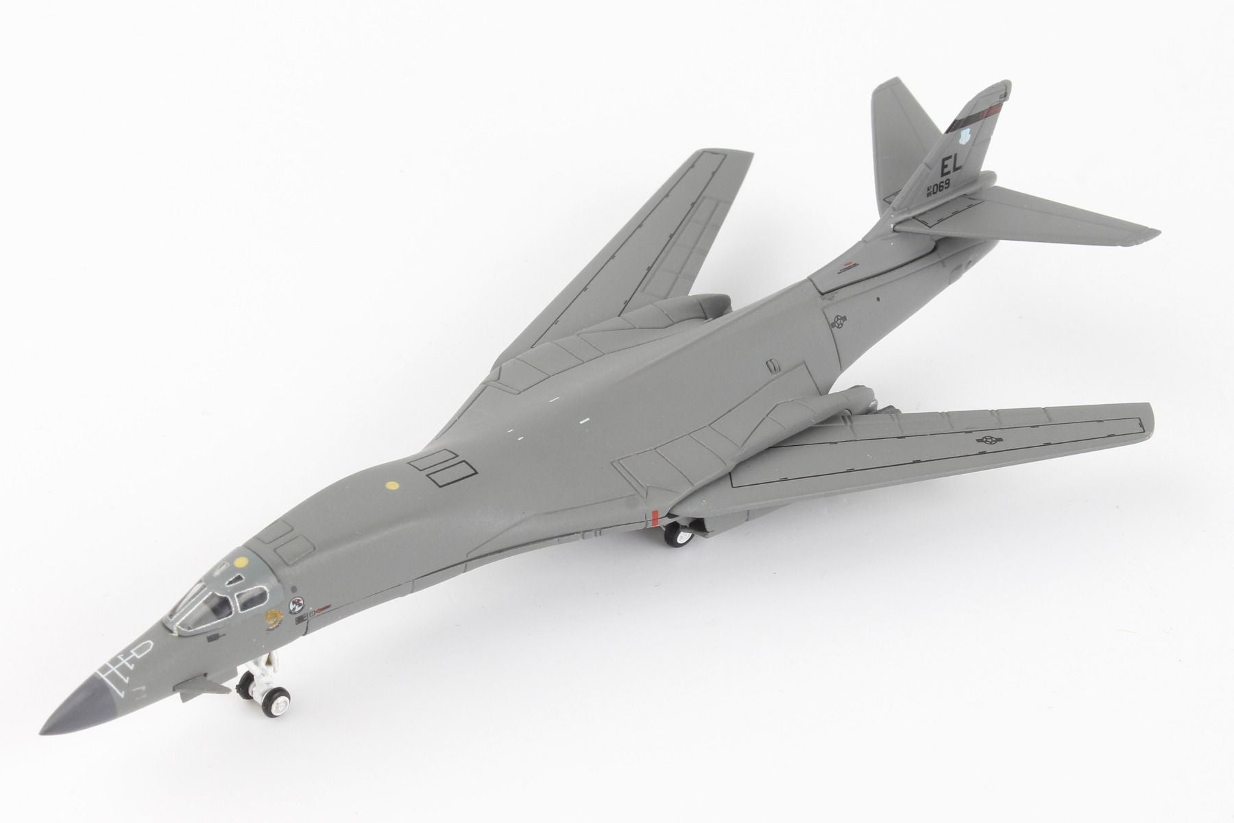 Rockwell B-1B Lancer Ellsworth AFB (85-0069) 1:400 Scale Model Left Front View