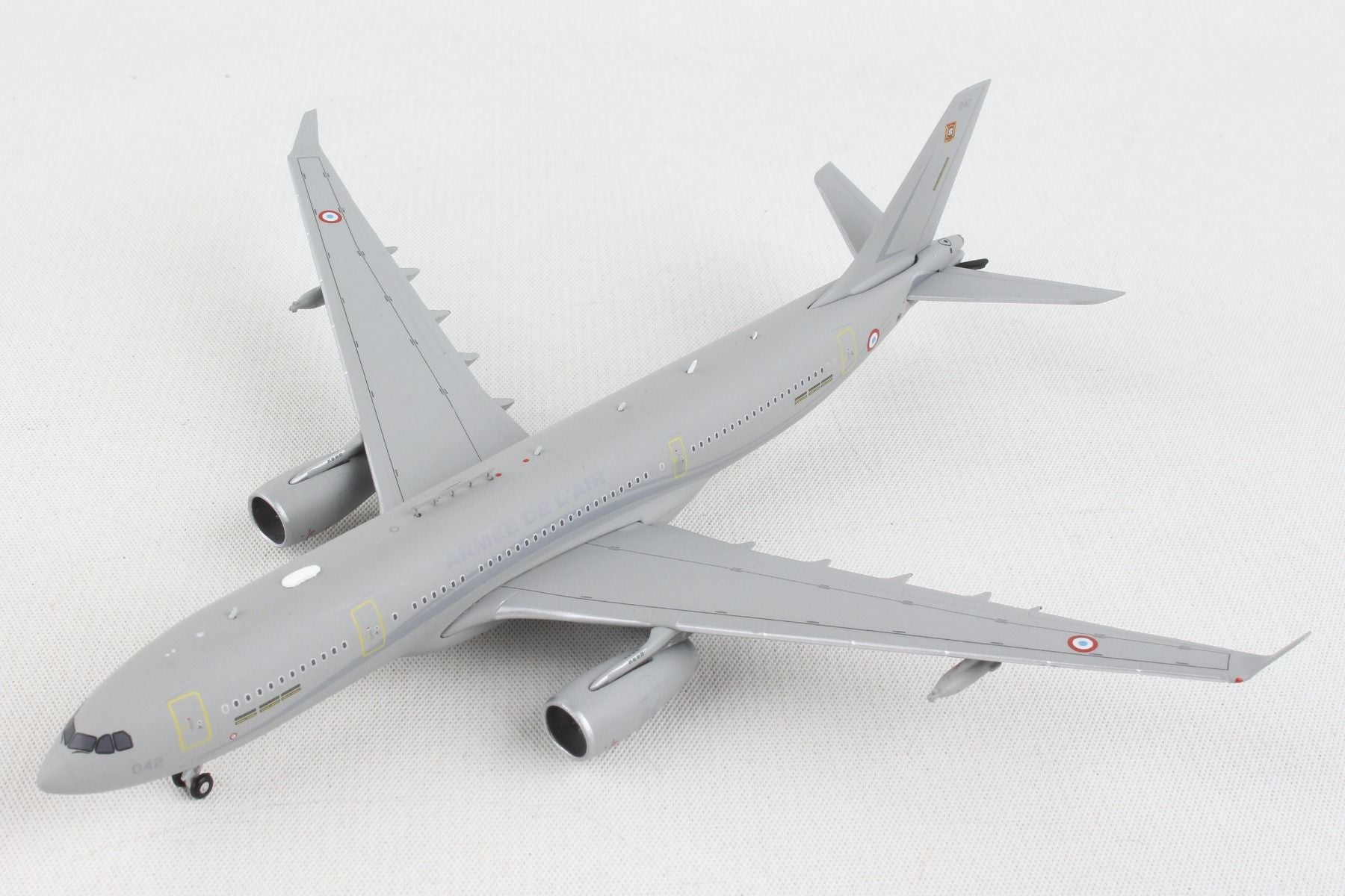 Airbus A330MRTT Voyager French Air Force (F-UJCH), 1:400 Scale Model Left Front View