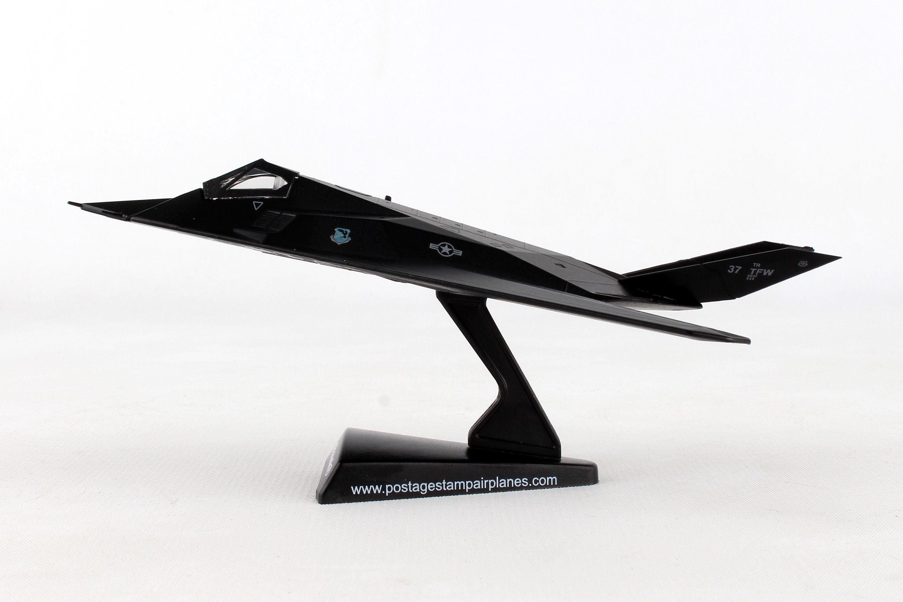 Lockheed Martin F-117 USAF Nighthawk 1/150 Scale Model Left Side View