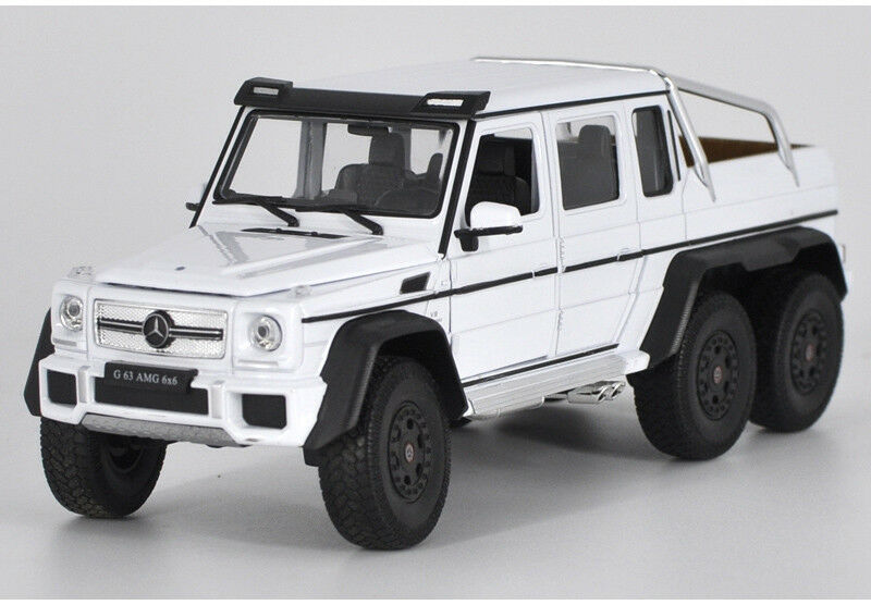 Mercedes-Benz G-Class G63 AMG 6 X 6 (White) 1:24 Scale Diecast Model Car By Welly Left Front View