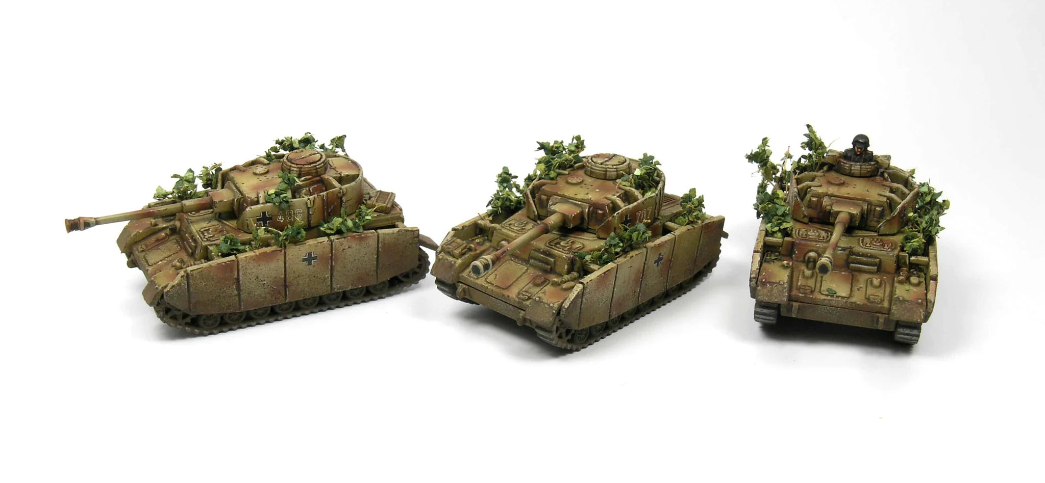 Panzerkampfwagen IV (Pz.Kpfw. IV), Ausf. H Tank, 1:144 (12 mm) Scale Model Plastic Kit (Set of 6) Examples