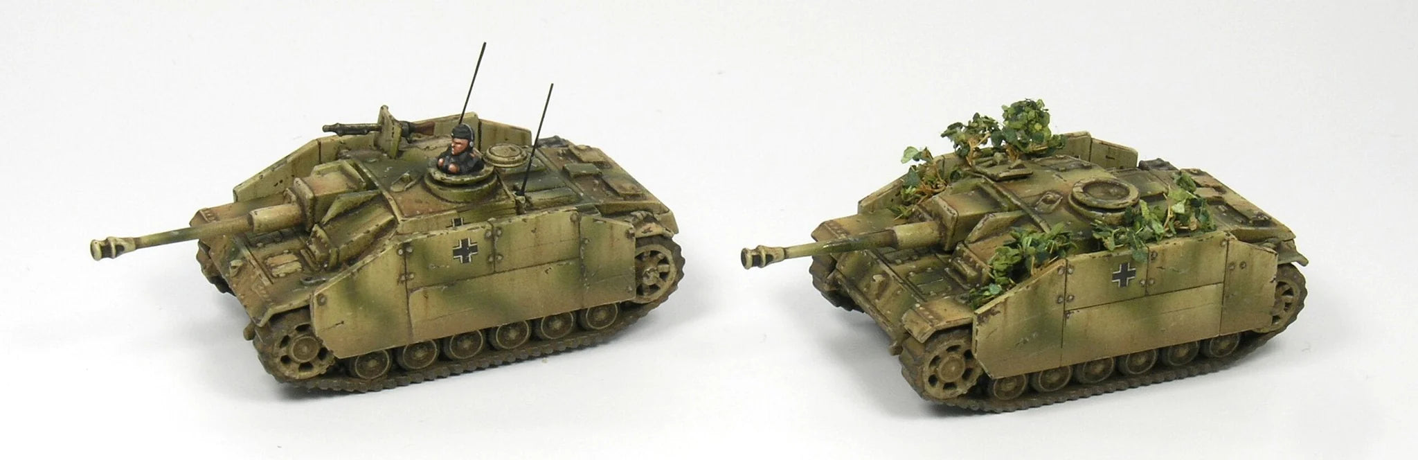 Sturmgeschütz III (StuG III) Ausf. G Assault Gun, 1:144 (12 mm) Scale Model Plastic Kit (Set of 6) Left Side View Options