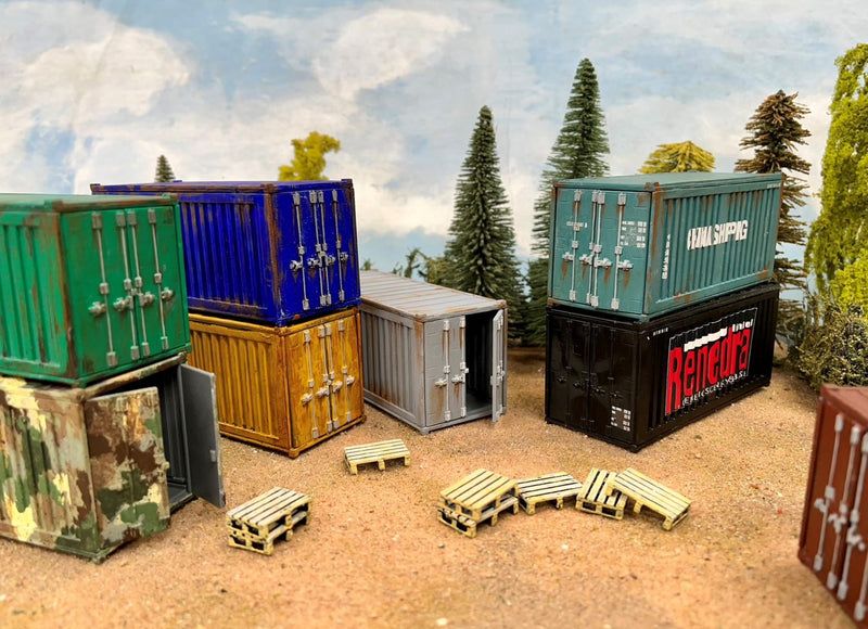 Shipping Container (20 ft) & 4 Pallets, 28mm Scale Scenery