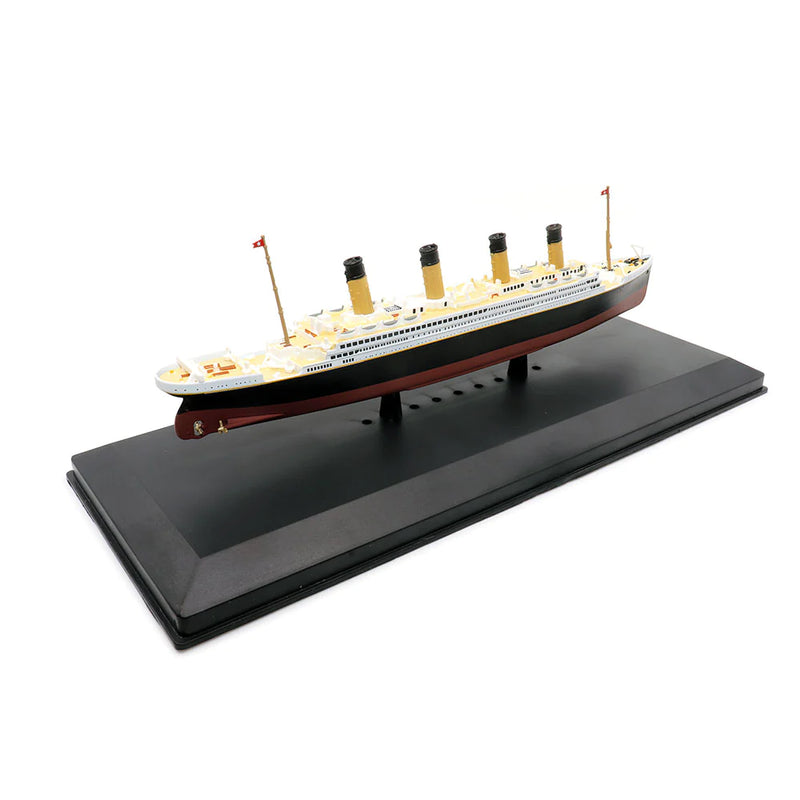 RMS Titanic, 1/1250 Scale Diecast Model Aft Starboard View