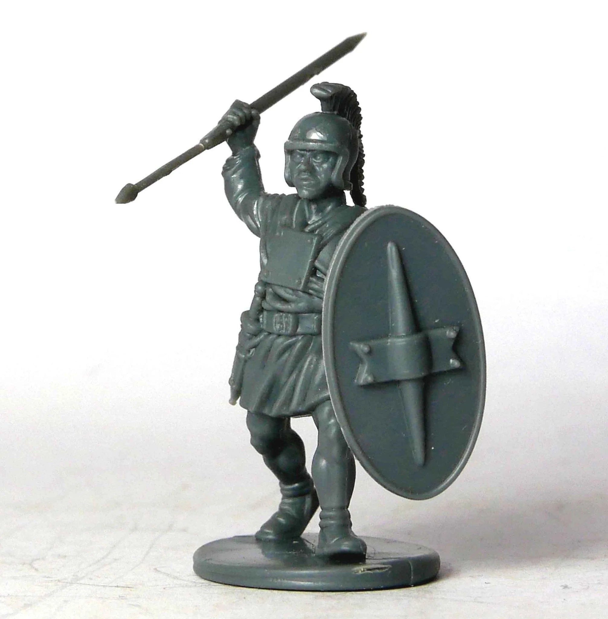 Iberian Armored Warriors, 28 mm Scale Model Plastic Figures Unpainted Spearmen Close Up