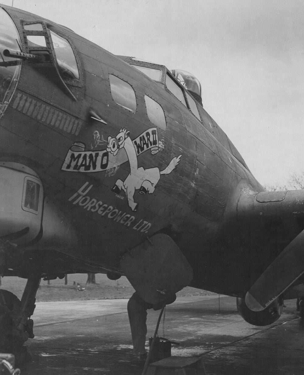 Nose Art Boeing B-17G Flying Fortress “Man O’ War II” 322nd Bombardment Squadron 1944