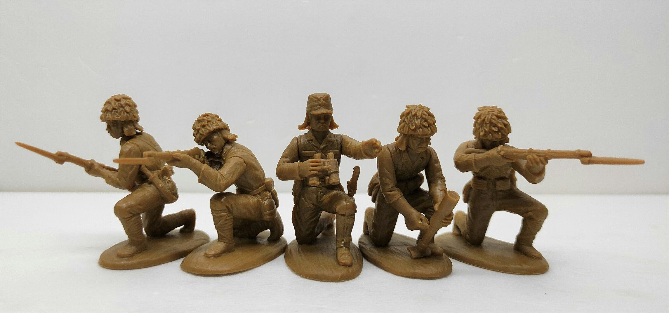 World War II Pacific War Japanese Tropical Jungle Defense, 54 mm (1/32) Scale Plastic Figures Riflemen & Mortar