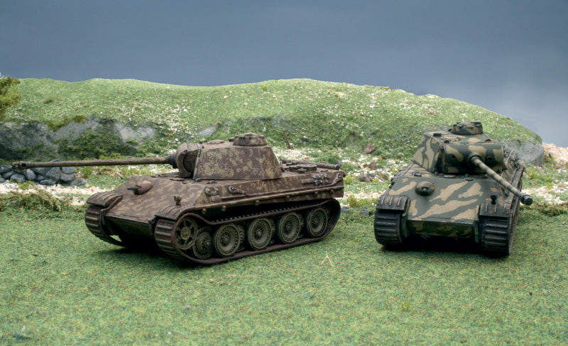 Pz.Kpfw. V Ausf. G Panther Tank (Qty 2 – Fast Assembly) 1/72 Scale Model Kit Painted Example