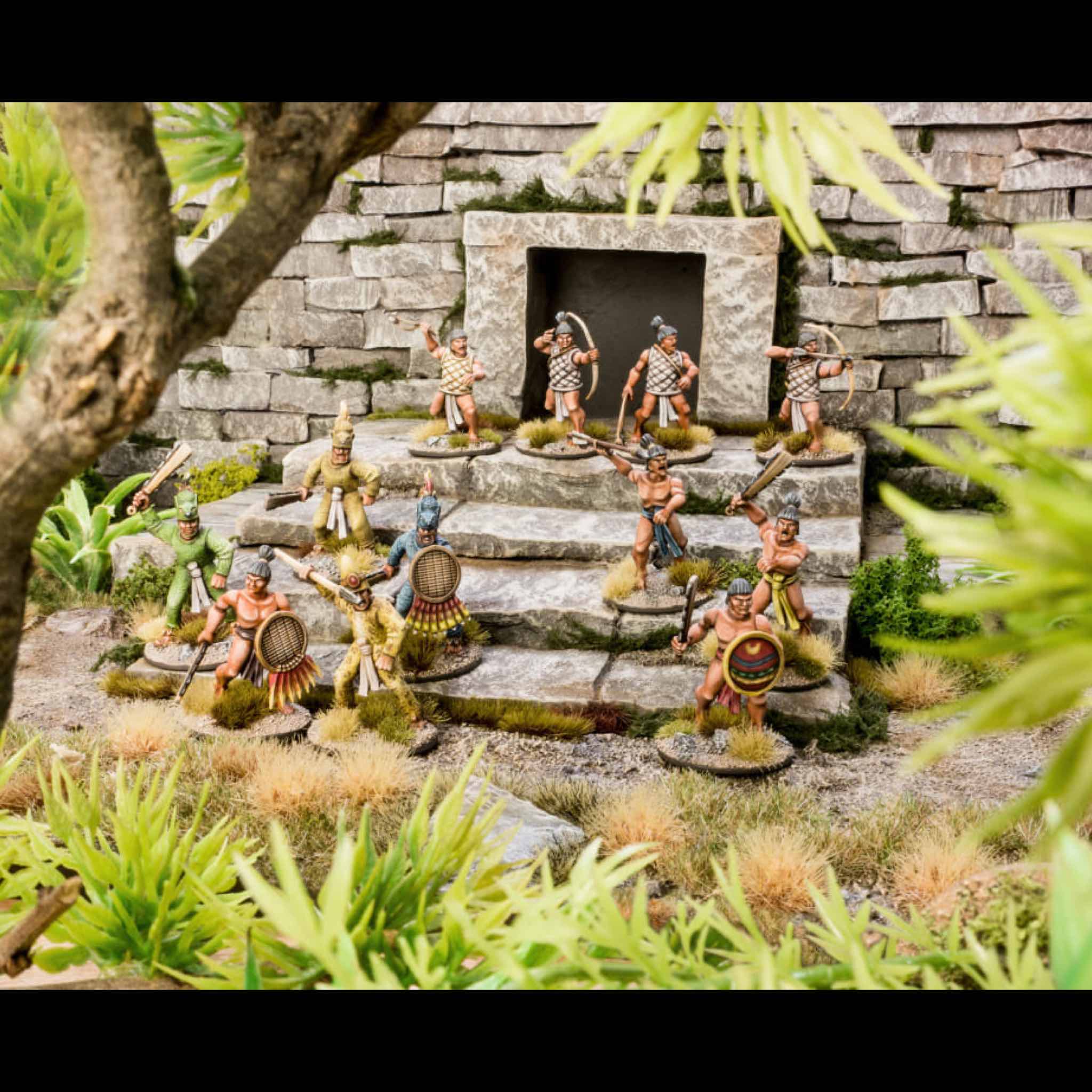 Aztec Warriors 28 mm Scale Model Plastic Figures Temple Defenders Diorama