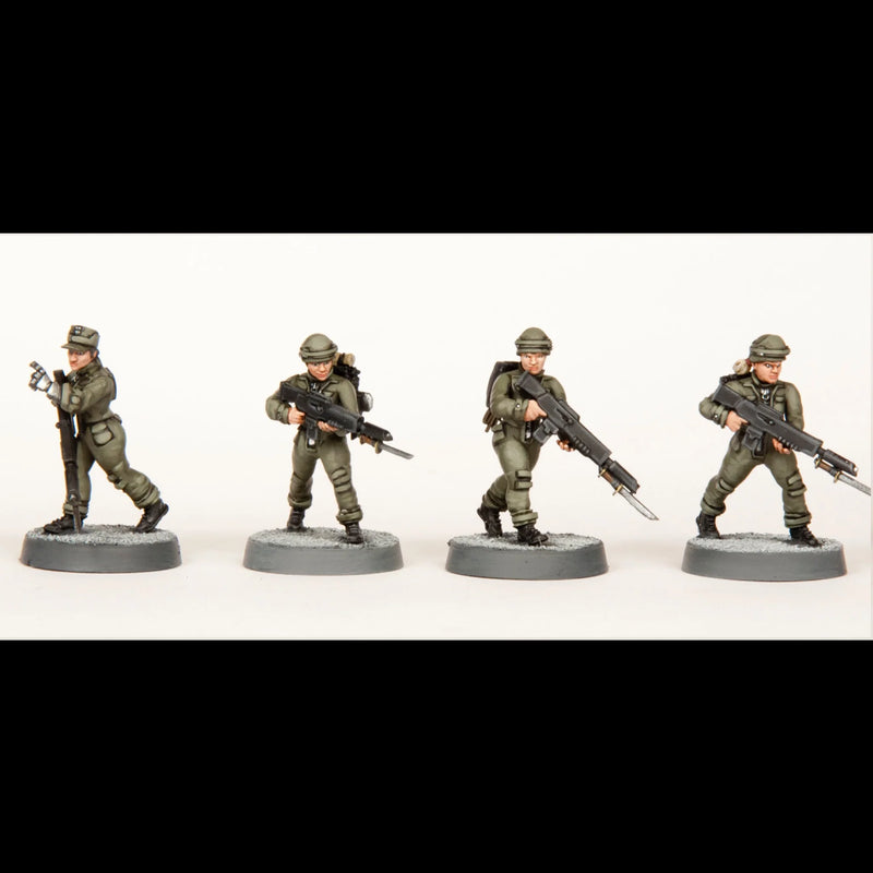 Cannon Fodder 2 Females, 28 mm Scale Model Plastic Figures Close Up Poses