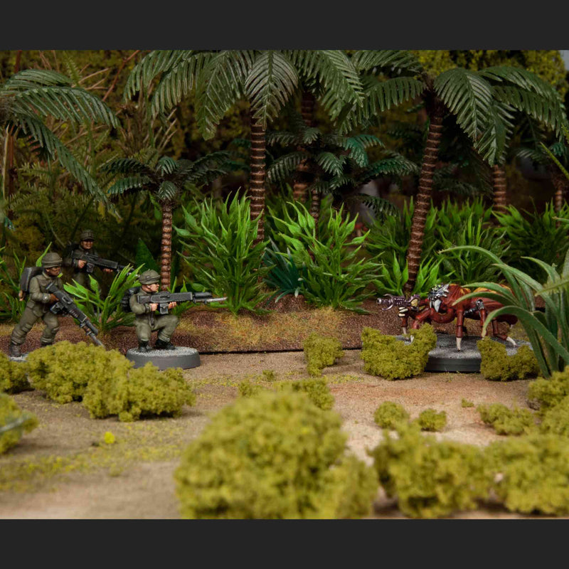 Cannon Fodder, 28 mm Scale Model Plastic Figures Vs Space Spiders