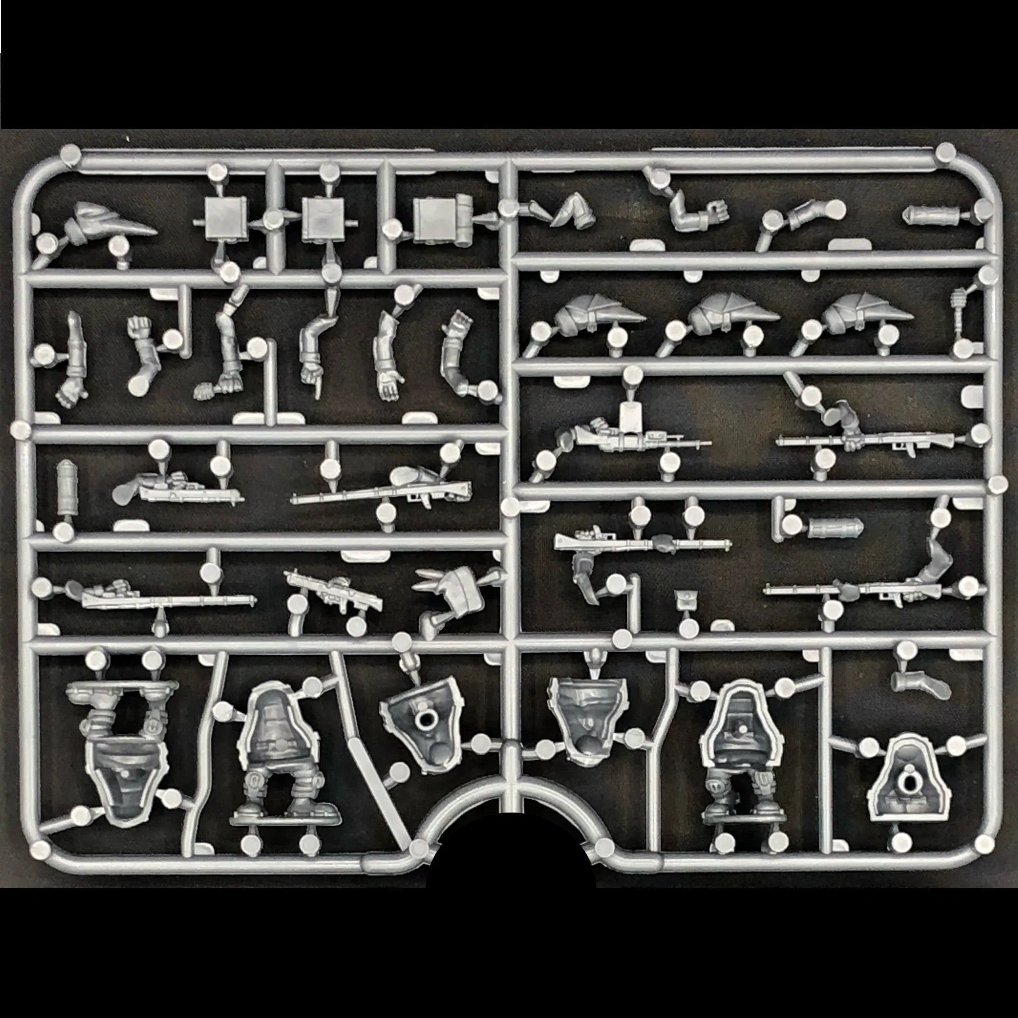 This Quar’s War Coftyran Infantry 28 mm Scale Model Plastic Figures Example Frame Back