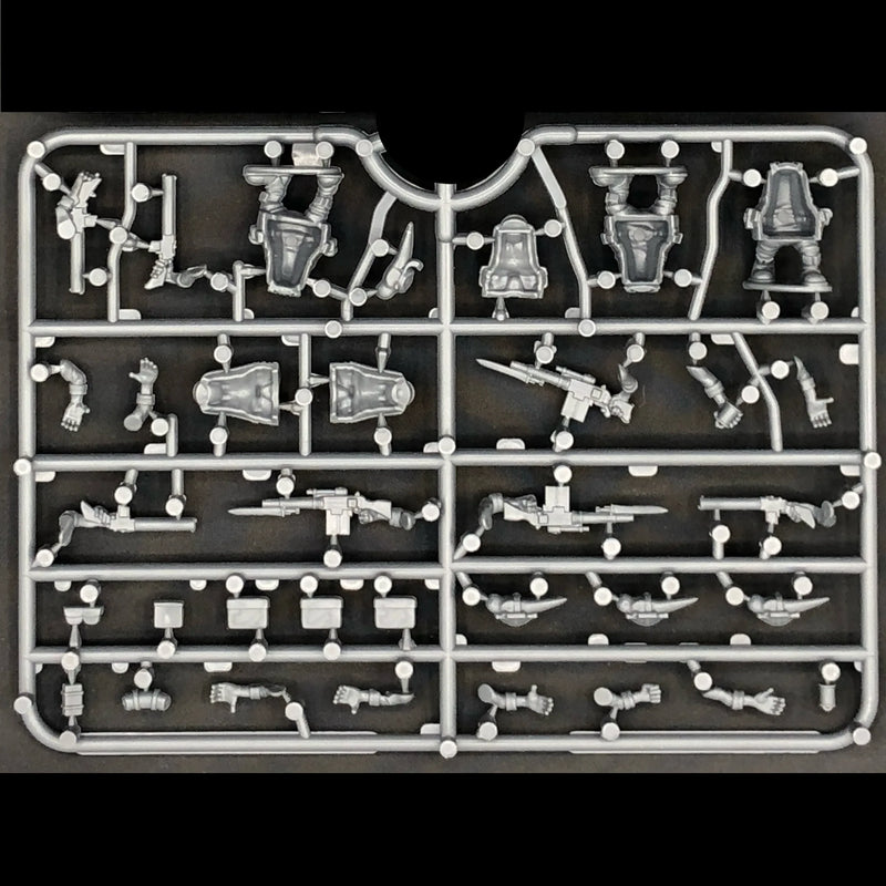 This Quar’s War Crusader Infantry 28 mm Scale Model Plastic Figures Example Frame Rear