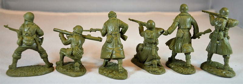 World War II US Infantry “Fire Support”, 1/32 (54 mm) Scale Plastic Figures Rear View of Poses