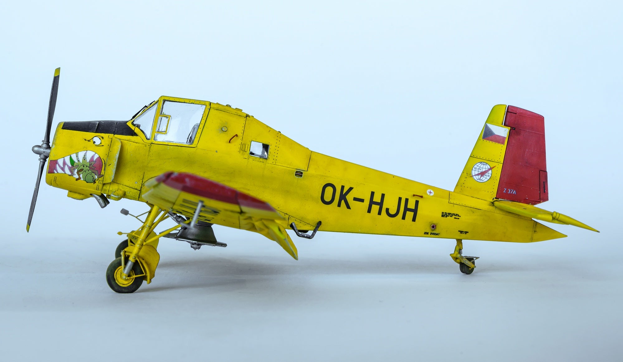 Eduard Z-37A Čmelák (Weekend Edition) 1:72 Scale Plastic Model Kit Left Side View