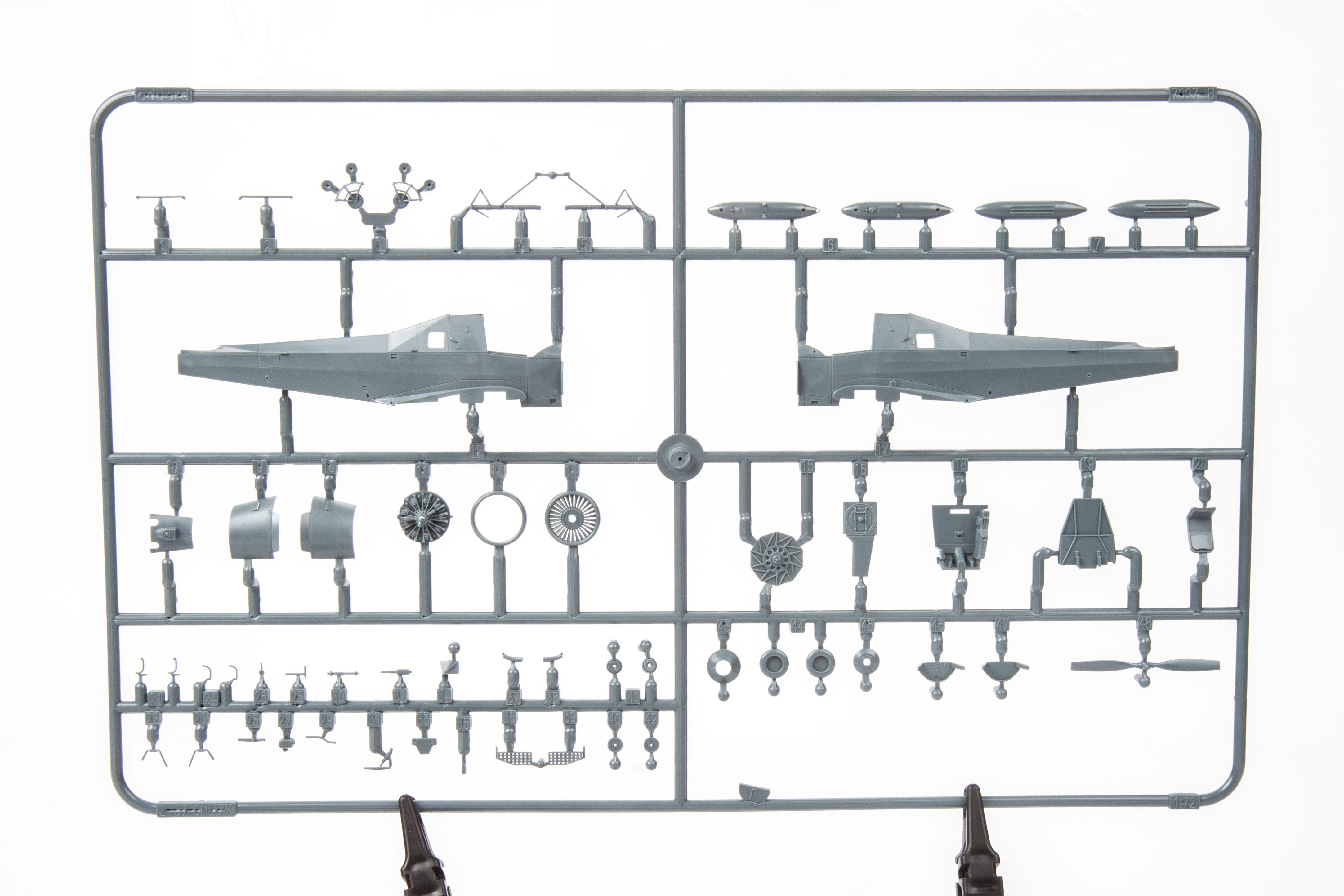 Eduard Z-37A Čmelák (Weekend Edition) 1:72 Scale Plastic Model Kit Fuselage Sprue