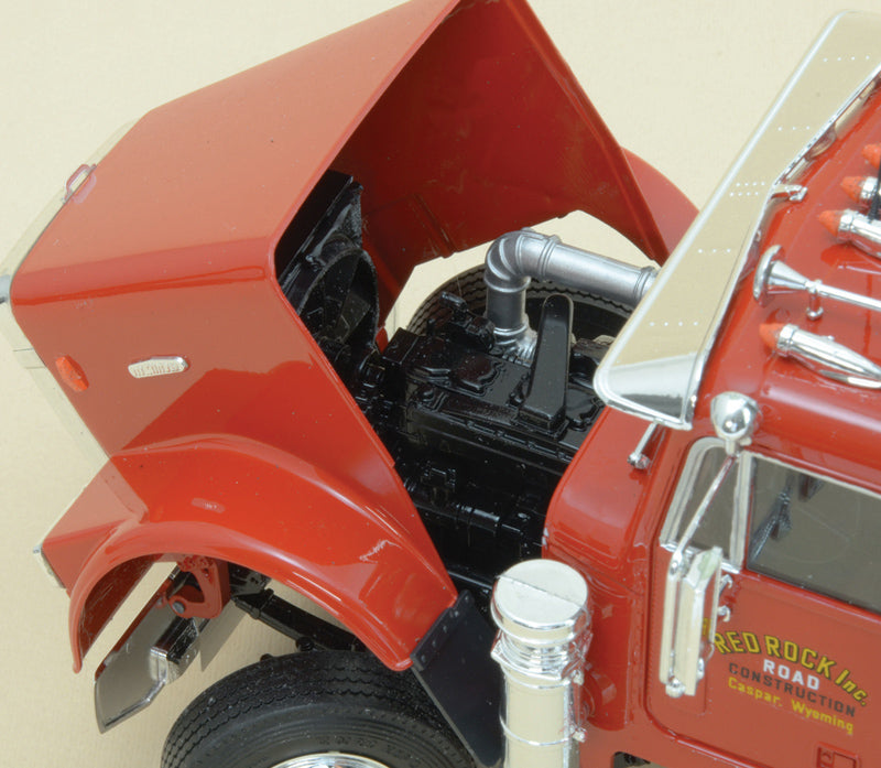 Freightliner Heavy Dumper Truck 1/24 Scale Model Kit Engine Detail
