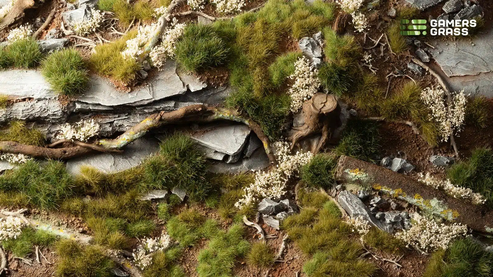 Gamers Grass Tuft Starter Box Diorama Scene