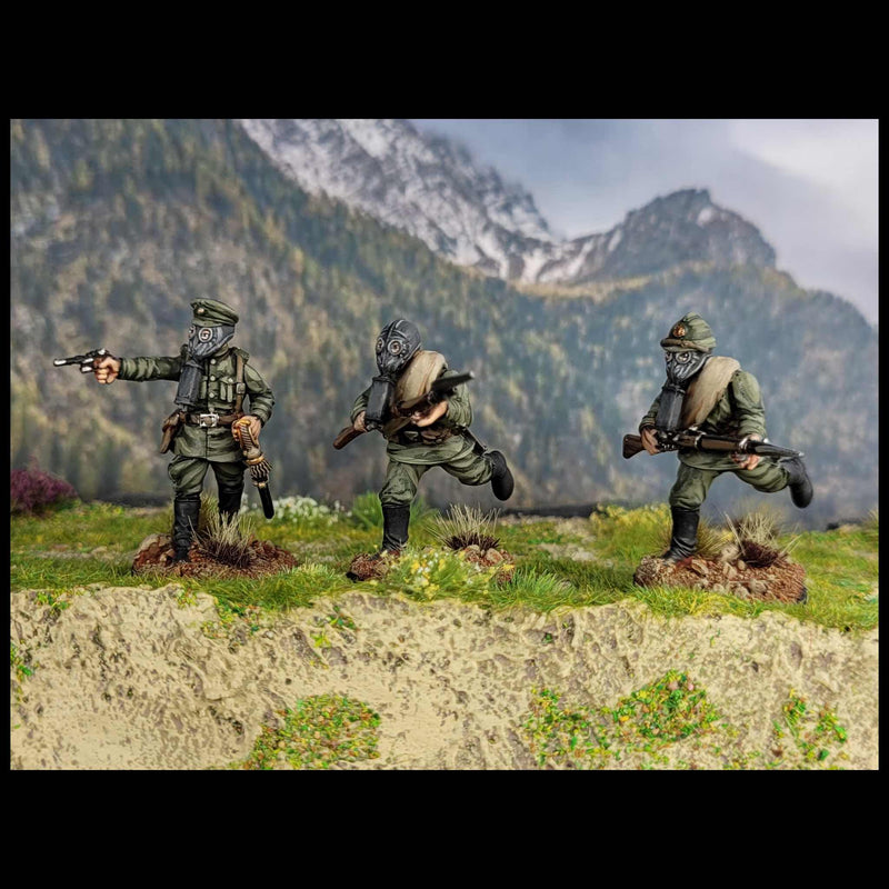 Russian Infantry (1914-1918), 28 mm Scale Model Plastic Figures With Gas Masks