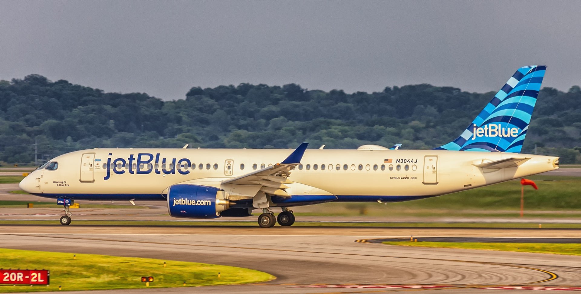 Airbus A220-300 Nj044J jetBlue Airways,