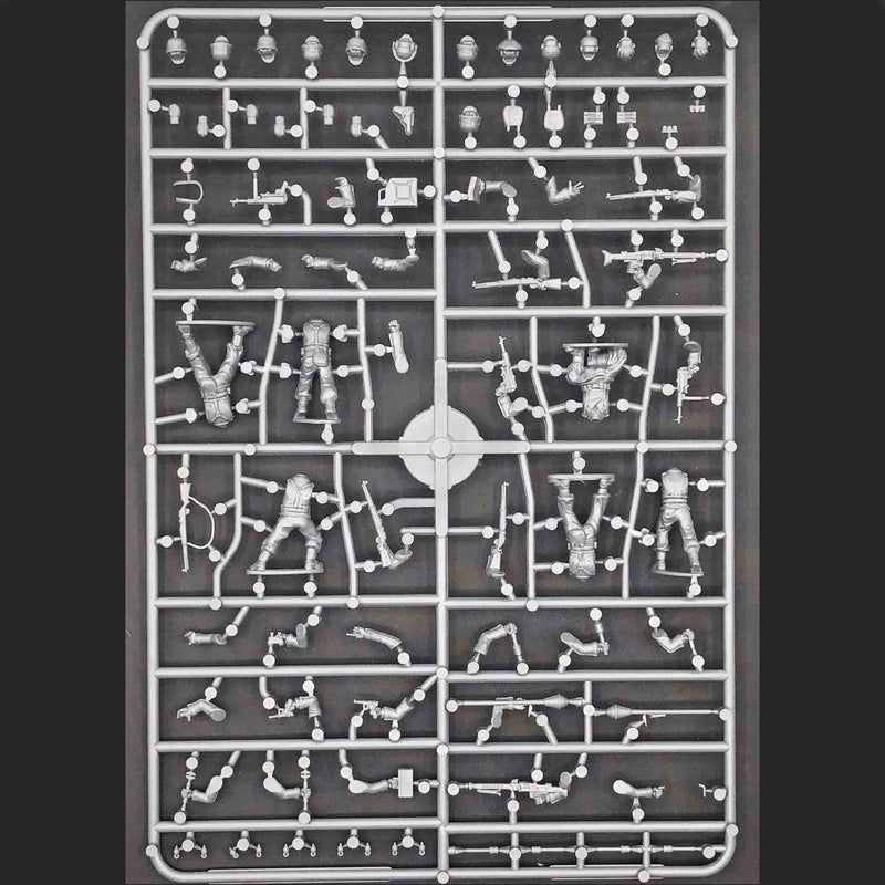 Panzer Lehr Division, 28 mm Scale Model Plastic Figures Example Frame 