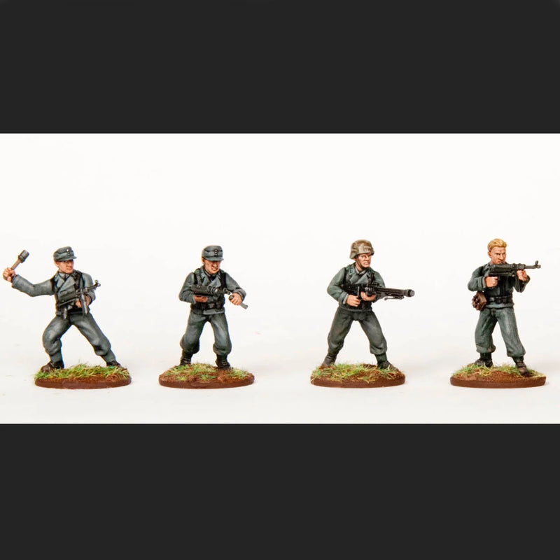 Panzer Lehr Division, 28 mm Scale Model Plastic Figures 4 Poses