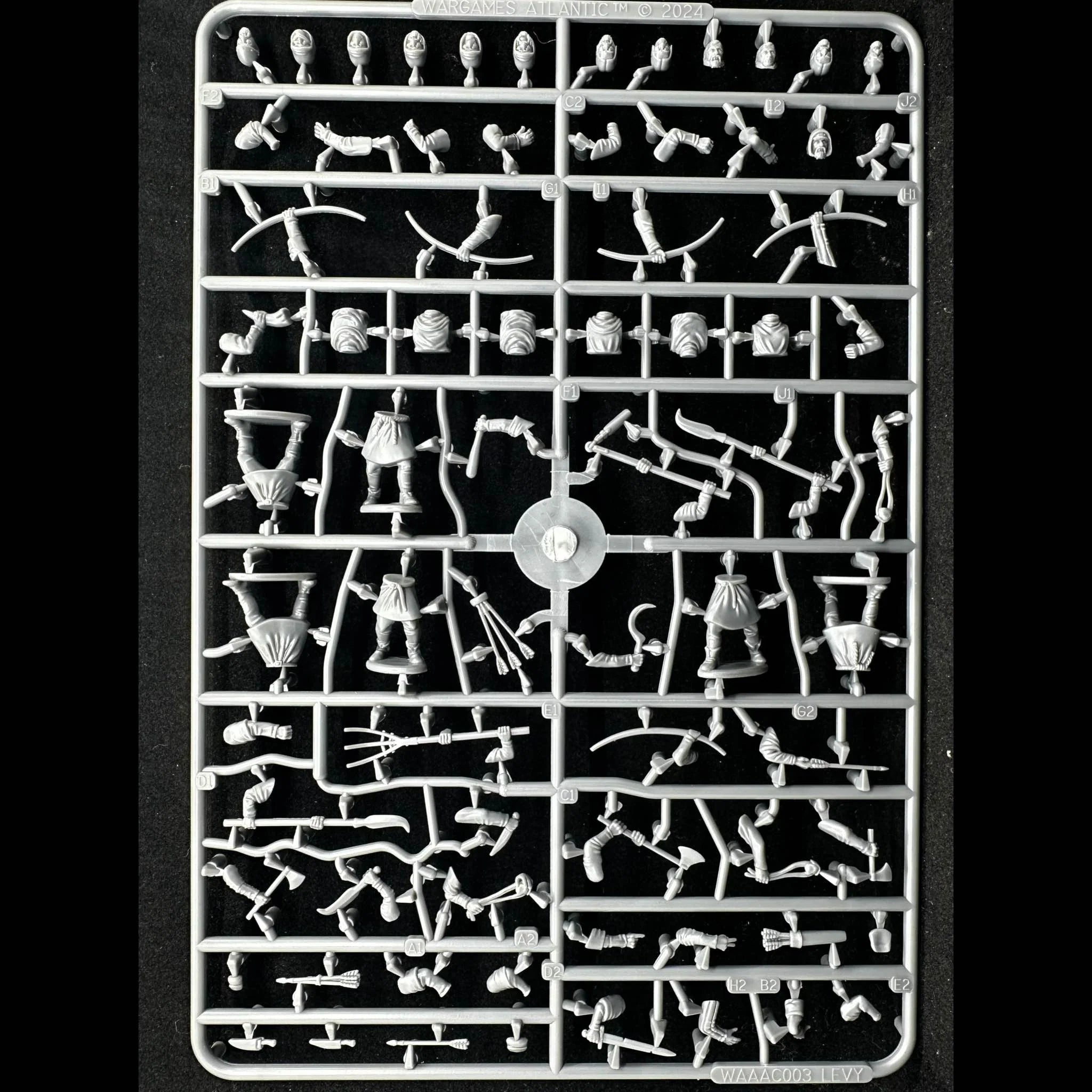 Peasants Levy (1100-1350) 28 mm Scale Model Plastic Figures Frame Front