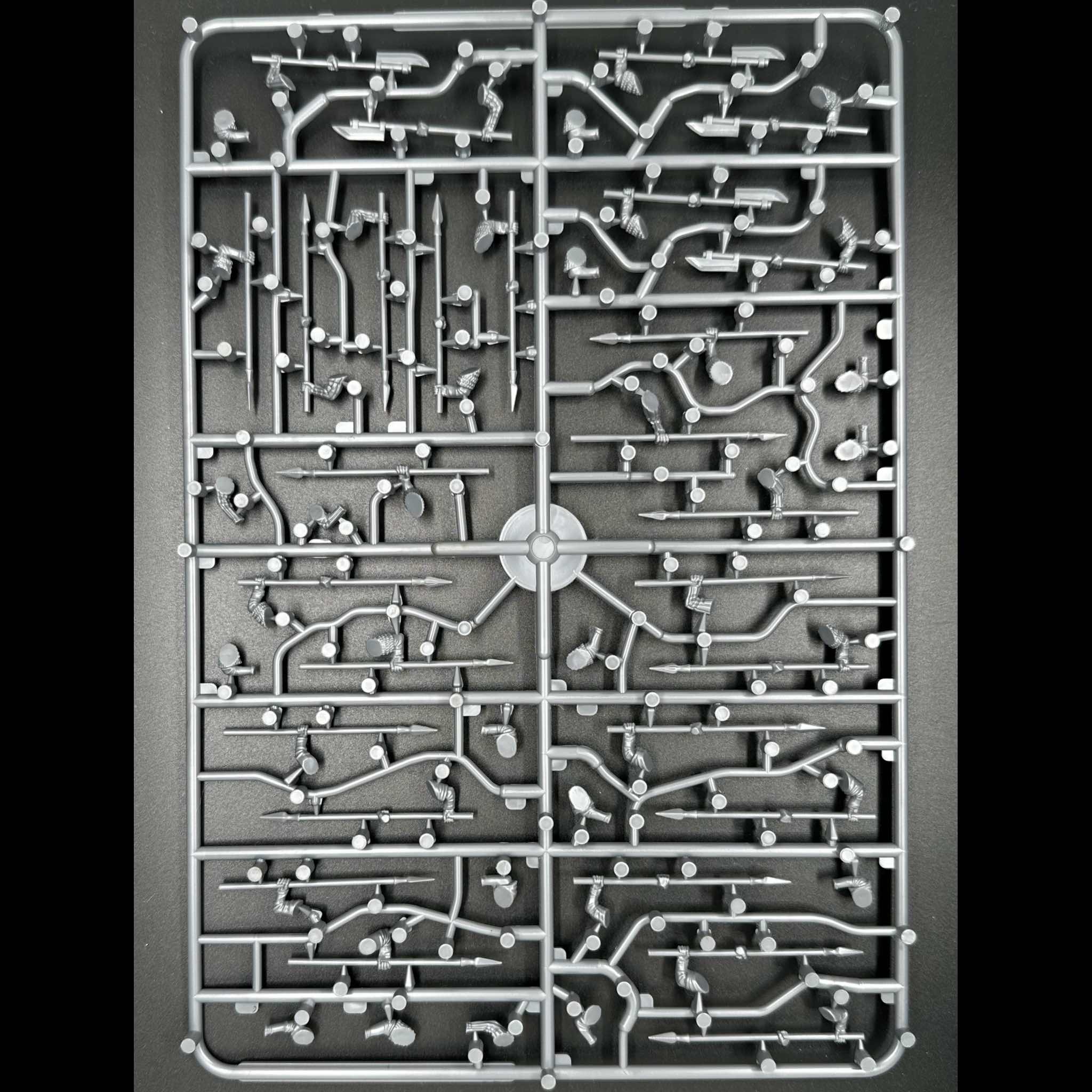 Peasants Levy (1100-1350) 28 mm Scale Model Plastic Figures Weapons Frame Back