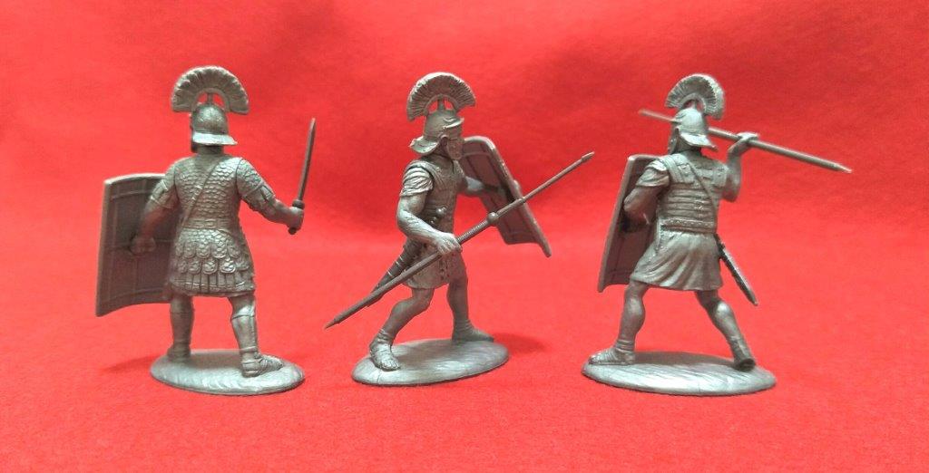 Early Imperial Roman Legionaries (Legio III Gallica), 60 mm (1/30) Scale Plastic Figures Close Up