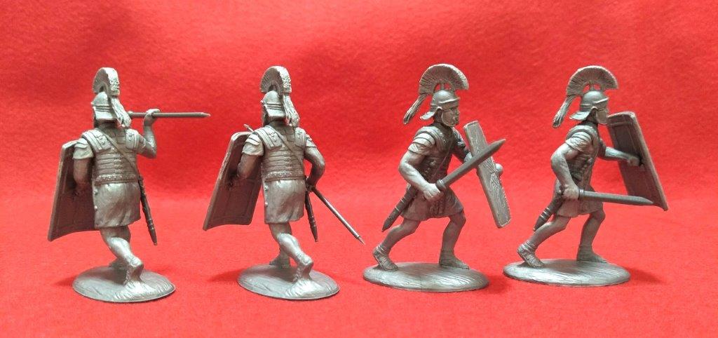 Early Imperial Roman Legionaries (Legio I Italica) 27 BC - 476 AD, 60 mm (1/30) Scale Plastic Figures Close Up