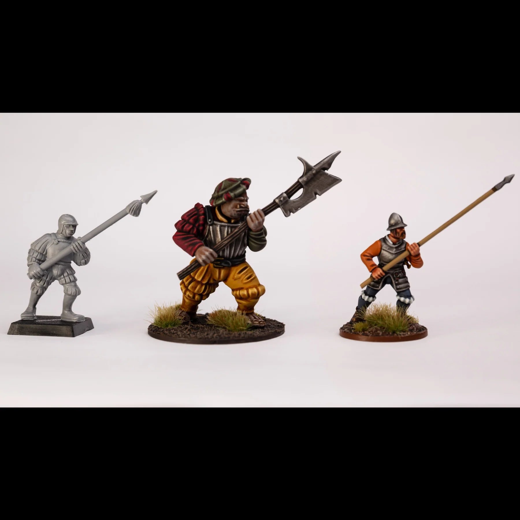 Landsknecht Ogres, 28 mm Scale Model Plastic Figures Size Comparison