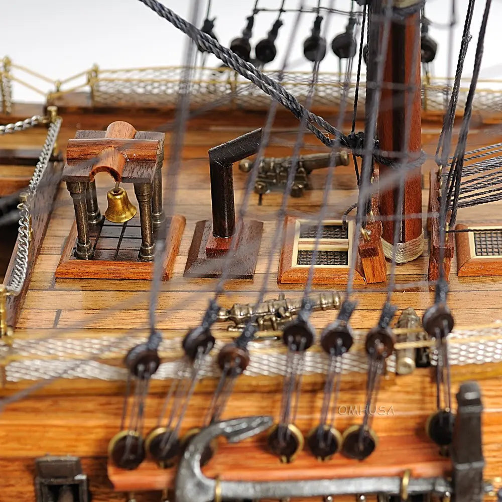 HMS Victory Exclusive Edition Wooden Scale Model First Mast & Bell Close Up