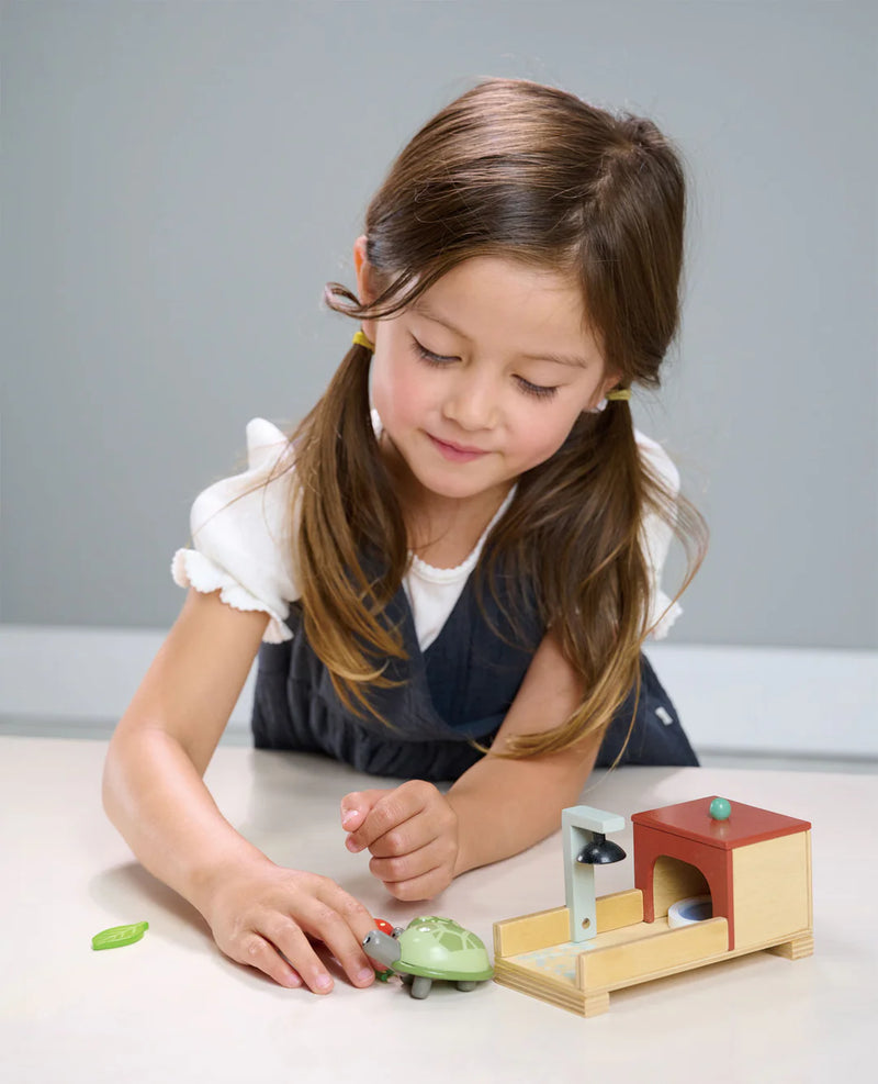 Tender Leaf Tortoise Pet Set At Play