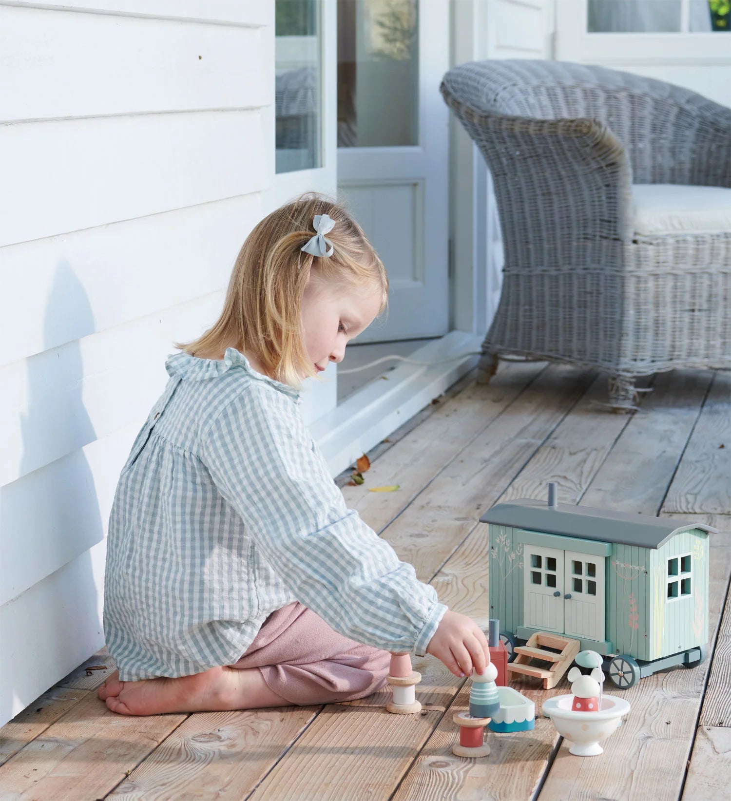 Secret Meadow Shepherd’s Hut At Play