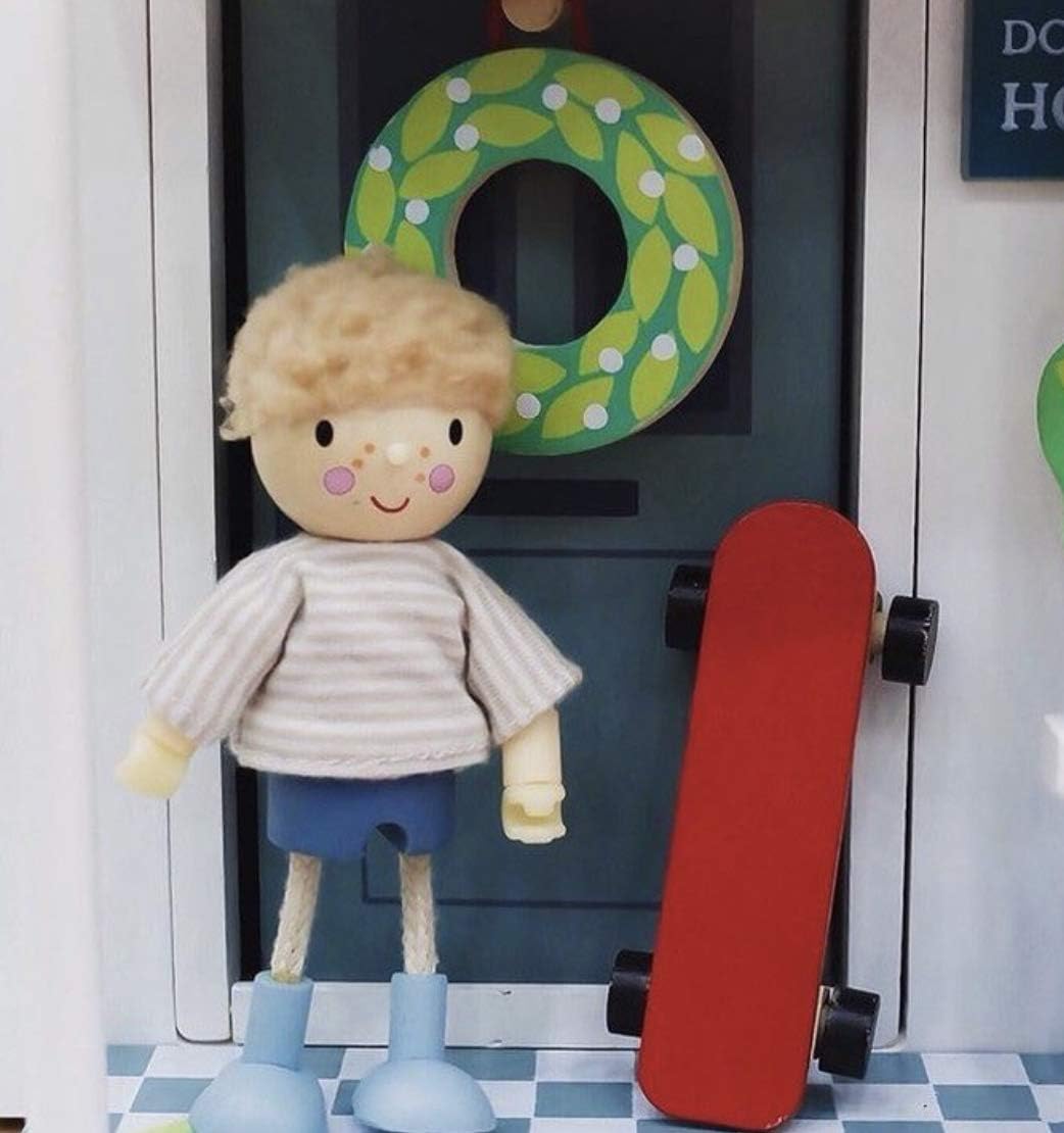 Edward and His Skateboard Wooden Figure Set At Play