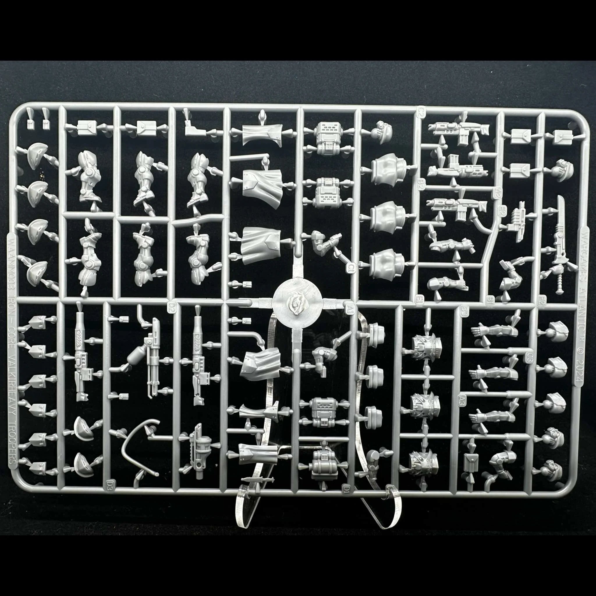 Valkir Heavy Troopers, 28 mm Scale Model Plastic Figures Frame Back