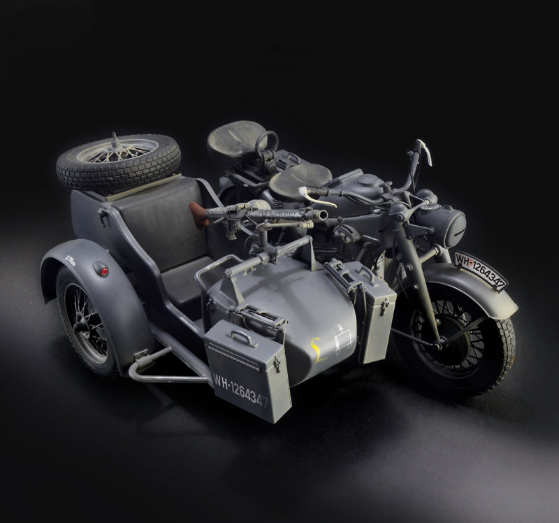 Zundapp KS 750 w/ Sidecar 1/9 Scale Plastic Model Kit Comleted Example