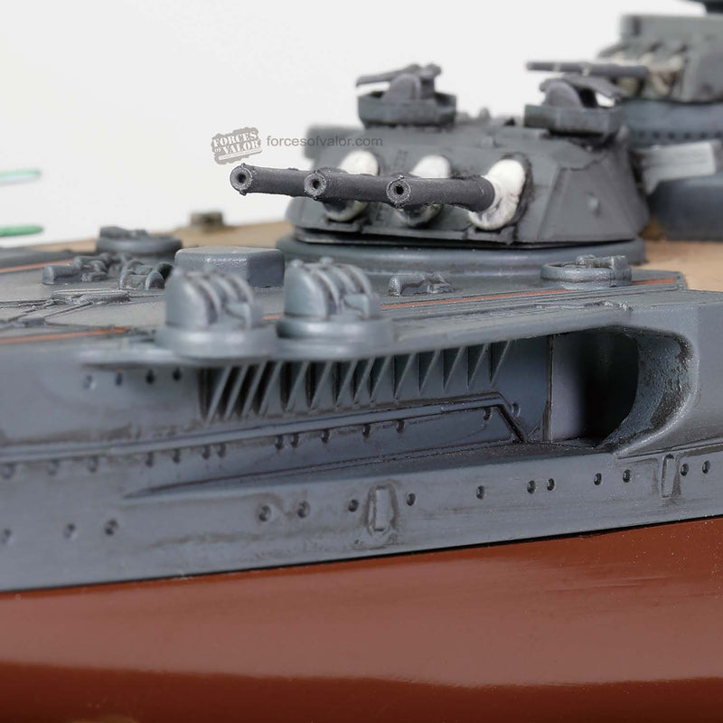 Imperial Japanese Navy Battleship Yamato (Full Hull) 1:700 Scale Model Forward Turret Close Up