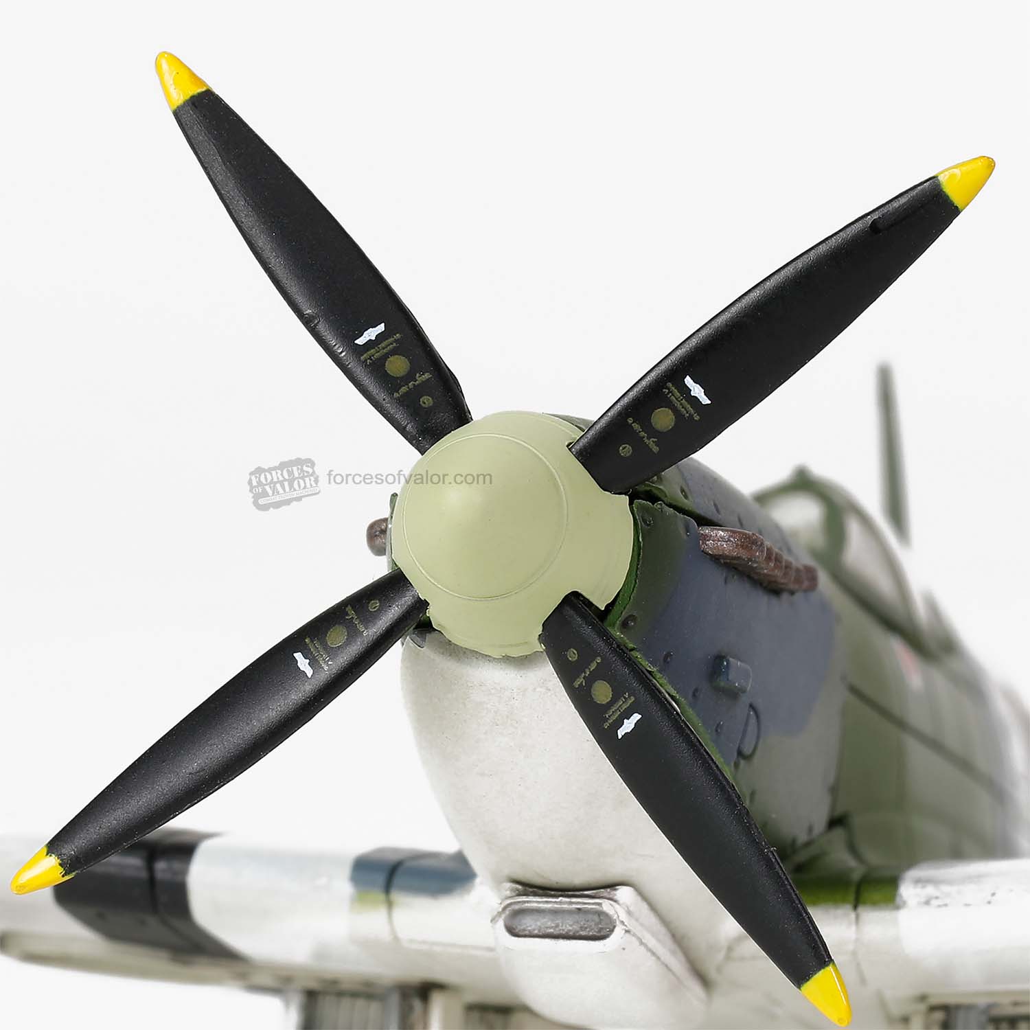 Supermarine Spitfire Mk.IX “MK392” RAF Normandy 1944 1:72 Scale Model Propeller Close Up