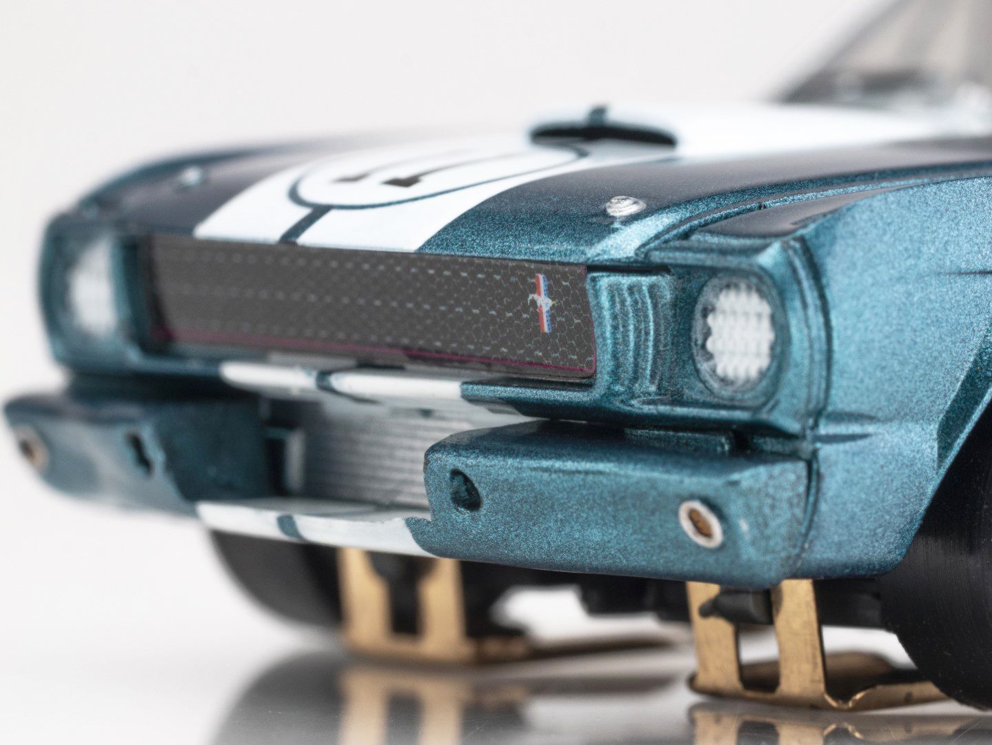 Front Closeup of AFX Raaing GT350R HO slot car 