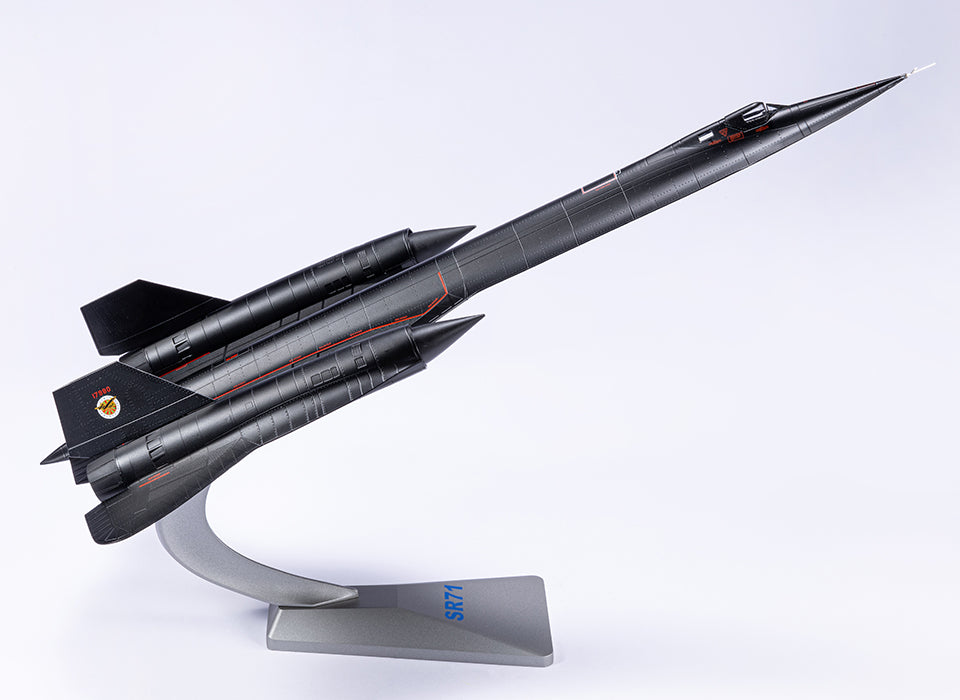 Lockheed Martin SR-71A Blackbird 61-7980 “Dartboard” 1:72 Scale Diecast Model Right Side View