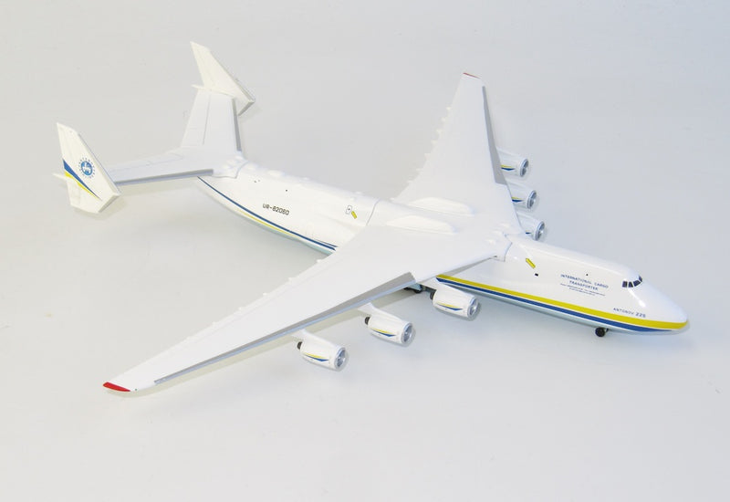 Antonov An-225 Mriya Antonov Airlines UR-82060, 1/400 Scale Diecast Model Right Front View