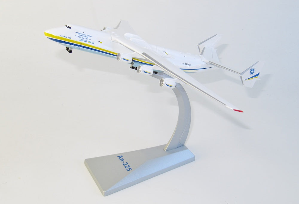 Antonov An-225 Mriya Antonov Airlines UR-82060, 1/400 Scale Diecast Model